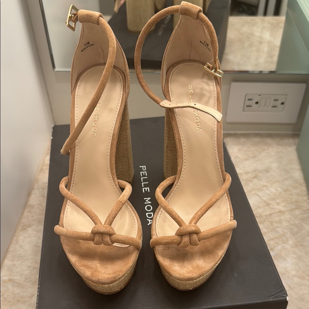 Pelle Moda Tan Women's Sandals